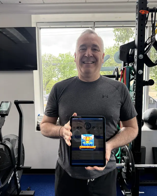 A Fravola Fitness member celebrating a training anniversary